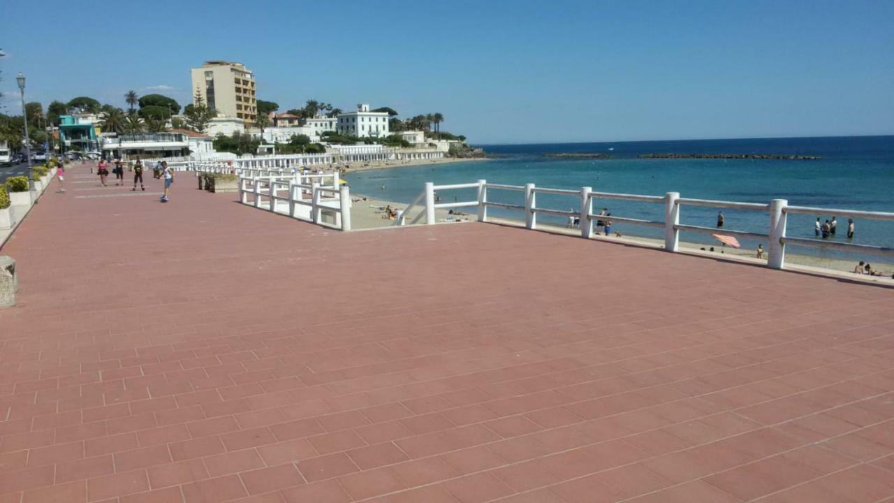 La Tana Nel Vicolo Apartment Santa Marinella Luaran gambar